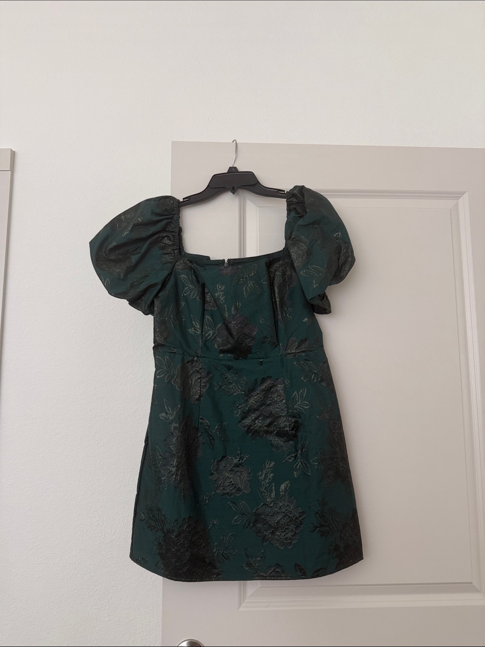 Emerald Green Puff-Sleeve Party Dress